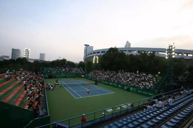 虽然巴萨在 虽然巴萨在